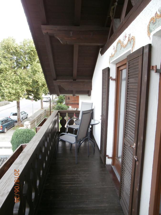 Ferienwohnung Anna Гармиш-Партенкирхен Екстериор снимка