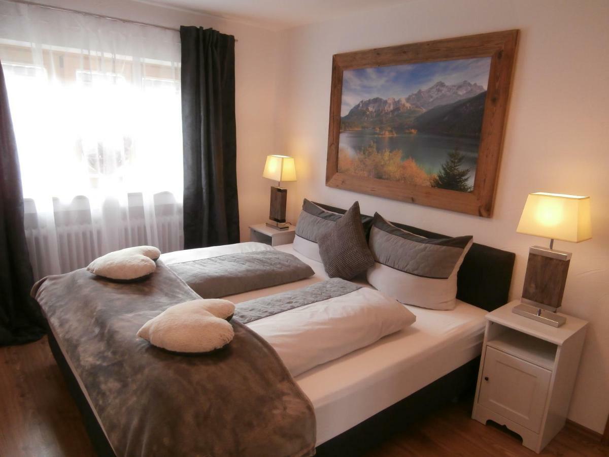 Ferienwohnung Anna Гармиш-Партенкирхен Екстериор снимка